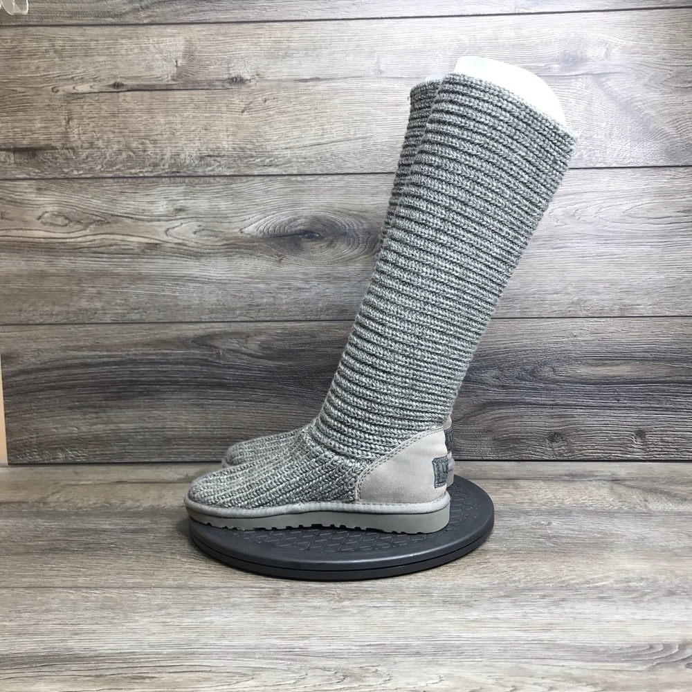 UGG Australia Sweater Cardy Boots Grey women’s size 6